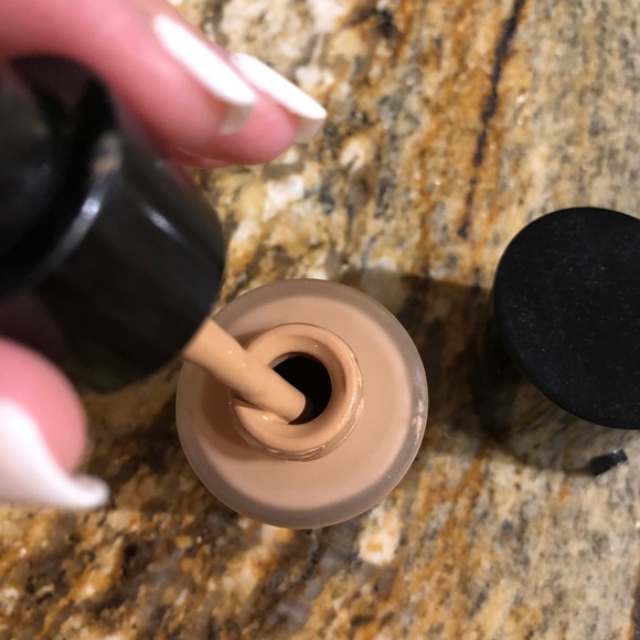 Giorgio Armani luminous silk - Picture 3 of 3